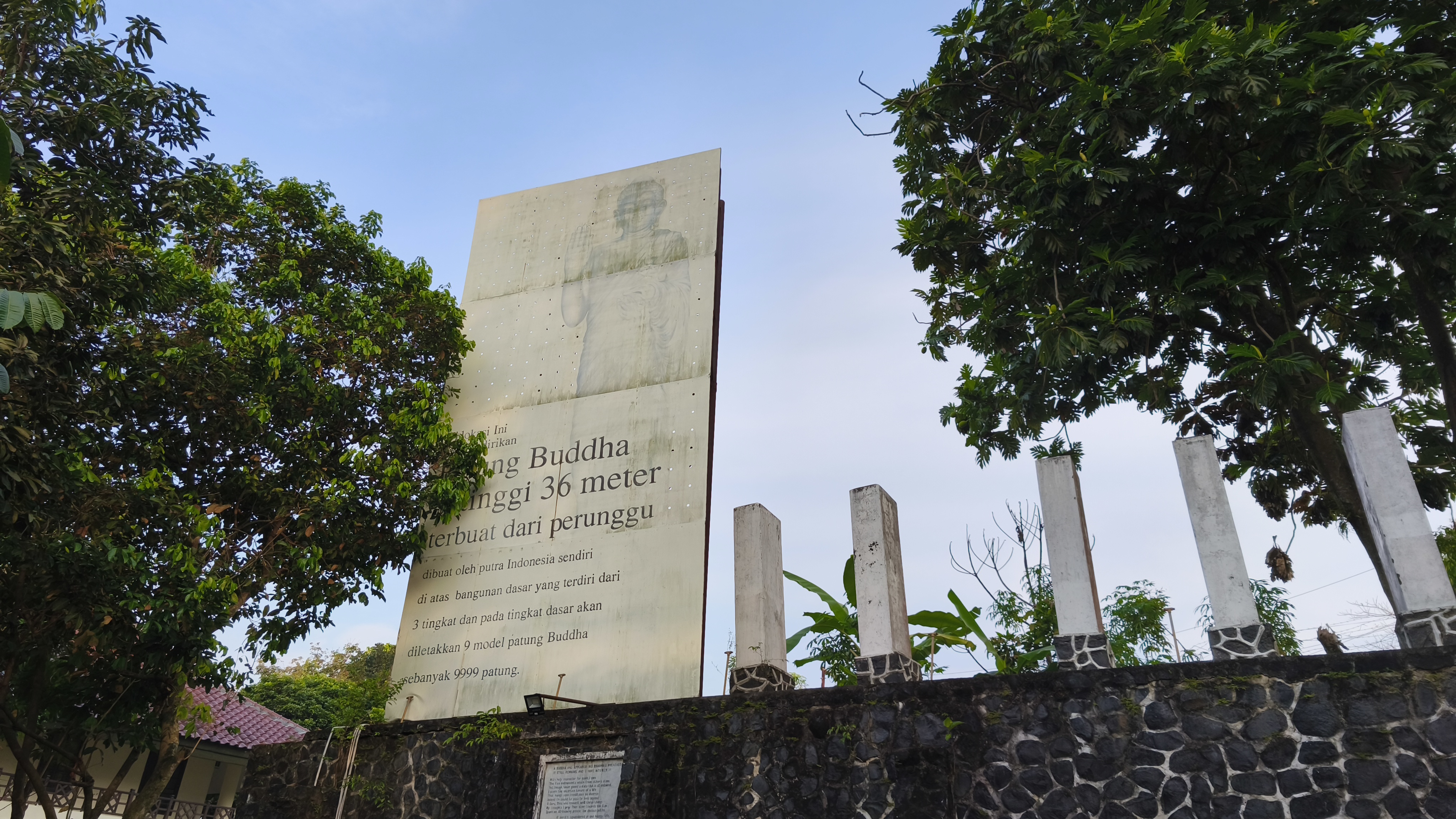 Rencana Buddha Berdiri